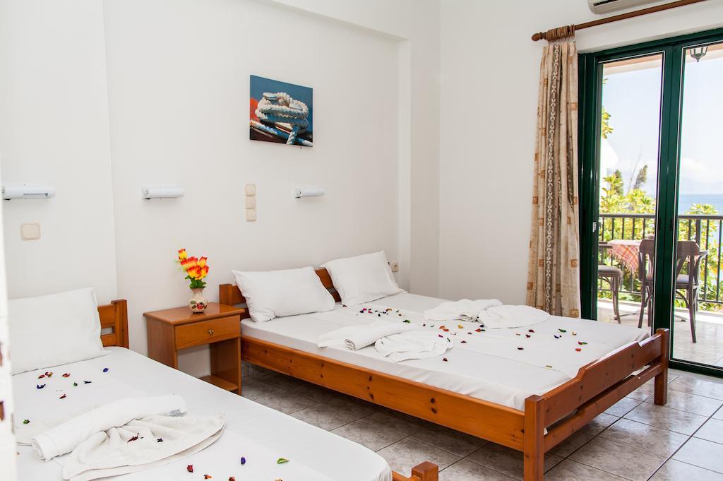 Karmiris Studios And Apartments Kerí Szoba fotó
